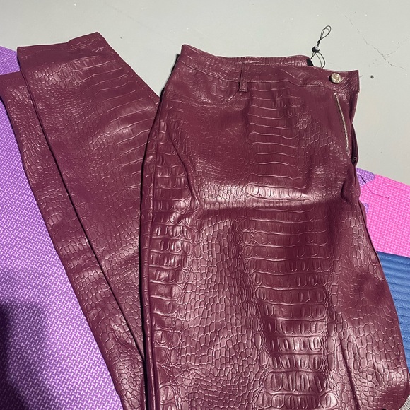 alligator print faux leather pants - Picture 1 of 3